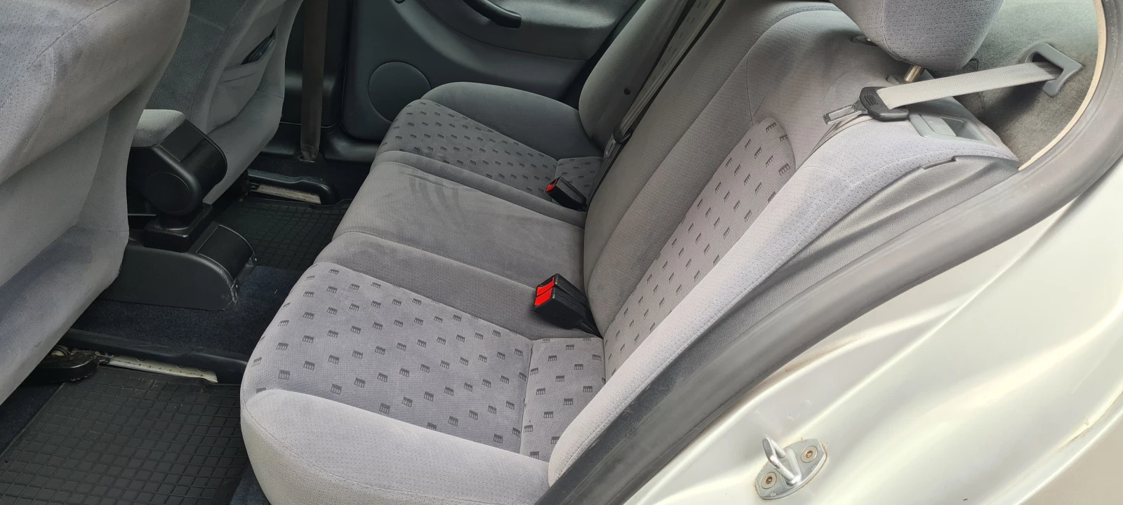 Seat Toledo, снимка 6 - Автомобили и джипове - 54212934