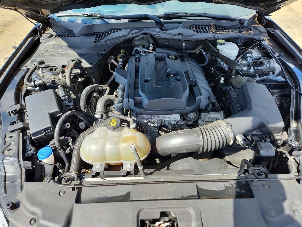 Ford Mustang 2.3l EcoBoost Convertible, снимка 11 - Автомобили и джипове - 54389974