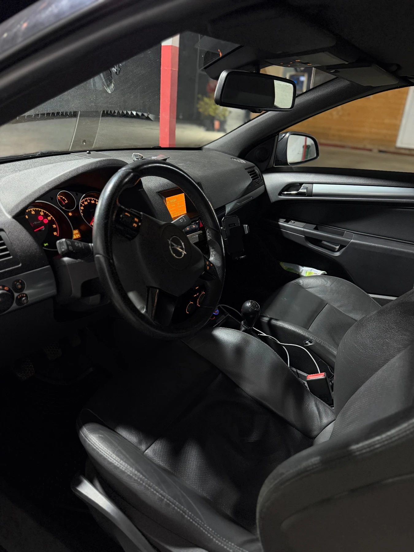 Opel Astra TwinTop 1.8 Ръчка Кабрио ГАЗ ПОДГРЕВ KEYLESS, снимка 12 - Автомобили и джипове - 54457607