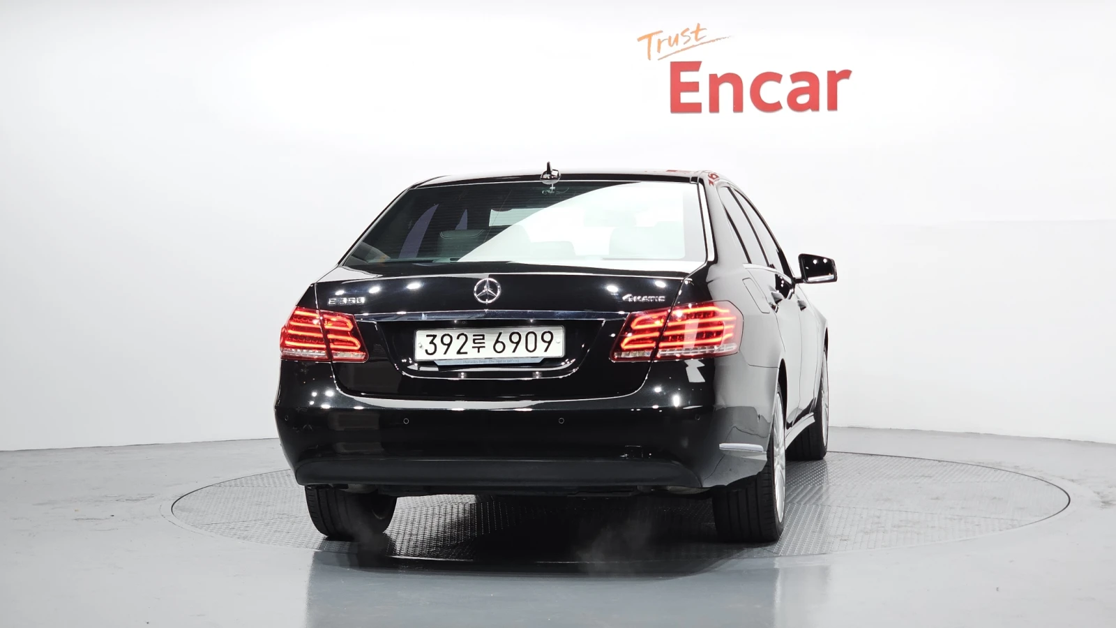 Mercedes-Benz E 350 4MATIC ELEGANCE| ПОДГРЕВ| КАМЕРА| KEYLESS| , снимка 4 - Автомобили и джипове - 54777411
