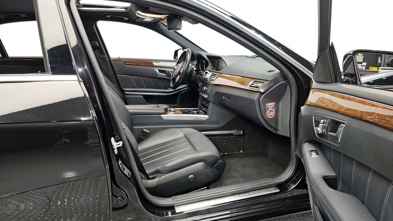 Mercedes-Benz E 350 4MATIC ELEGANCE| ПОДГРЕВ| КАМЕРА| KEYLESS| , снимка 7 - Автомобили и джипове - 54777411
