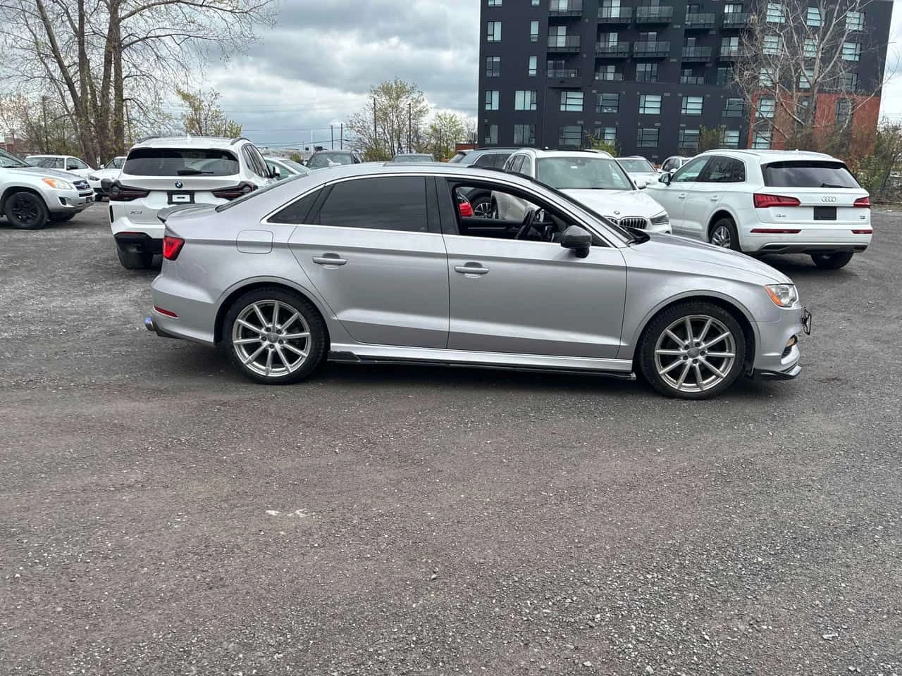 Audi A3 2.0T Progressiv / CARFAX / АВТОКРЕДИТ, снимка 3 - Автомобили и джипове - 55410473