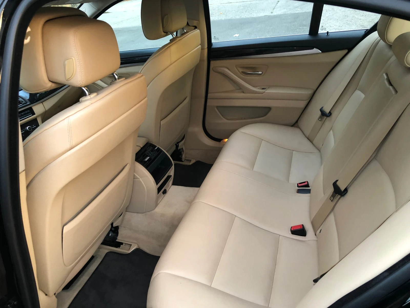 BMW 530 xDrive30d | M-SPORT | 360 CAMERA | ОБСЛУЖЕНА, снимка 12 - Автомобили и джипове - 55599360