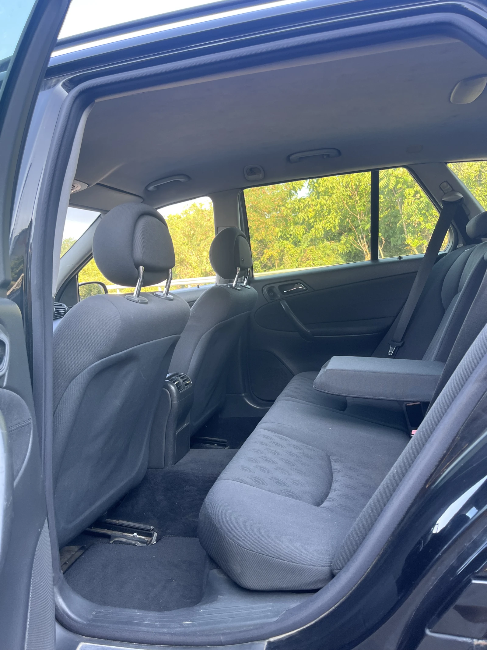 Mercedes-Benz C 200, снимка 9 - Автомобили и джипове - 55830729