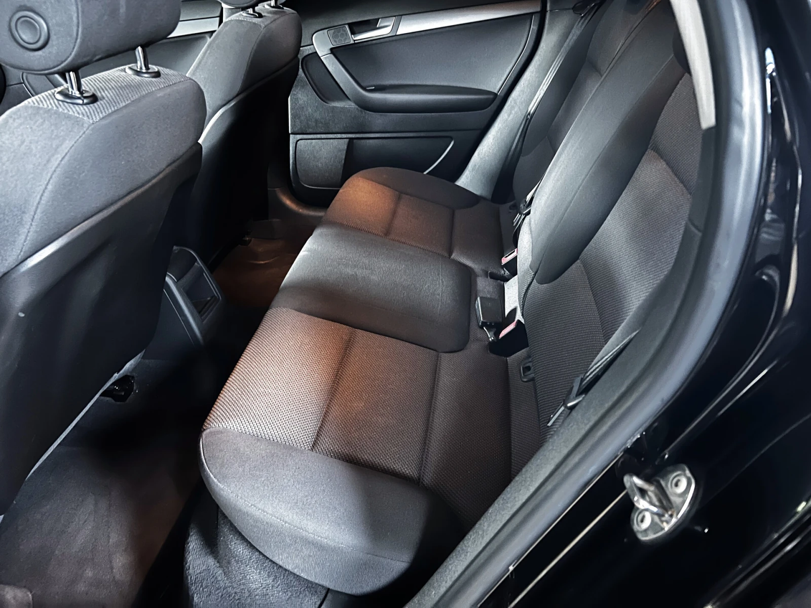 Audi A3 Sportback 1.6TDI* ФЕЙСЛИФТ* ОРИГ.КМ* ГЕРМАНИЯ, снимка 12 - Автомобили и джипове - 55975668