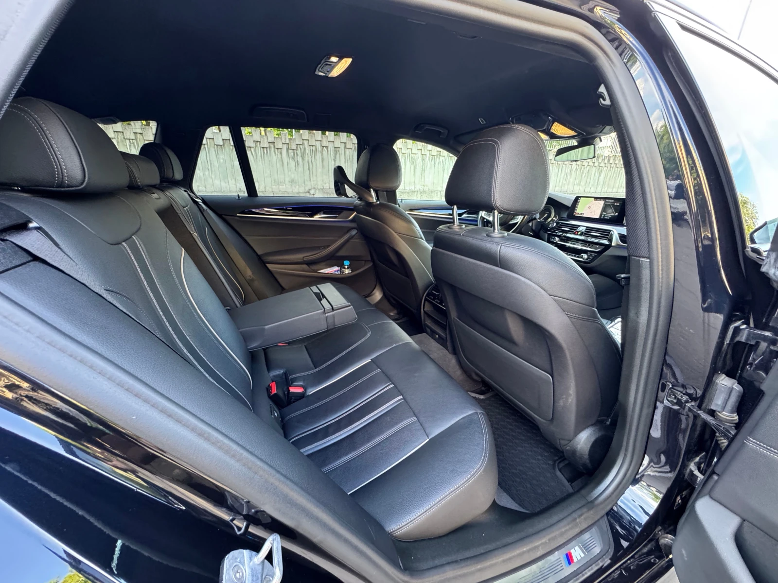 BMW 520 d xDrive M Sport Touring, снимка 15 - Автомобили и джипове - 56097614