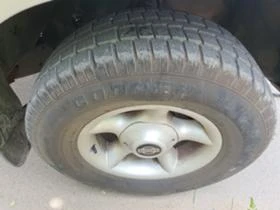 Nissan Terrano 2,4i, снимка 11