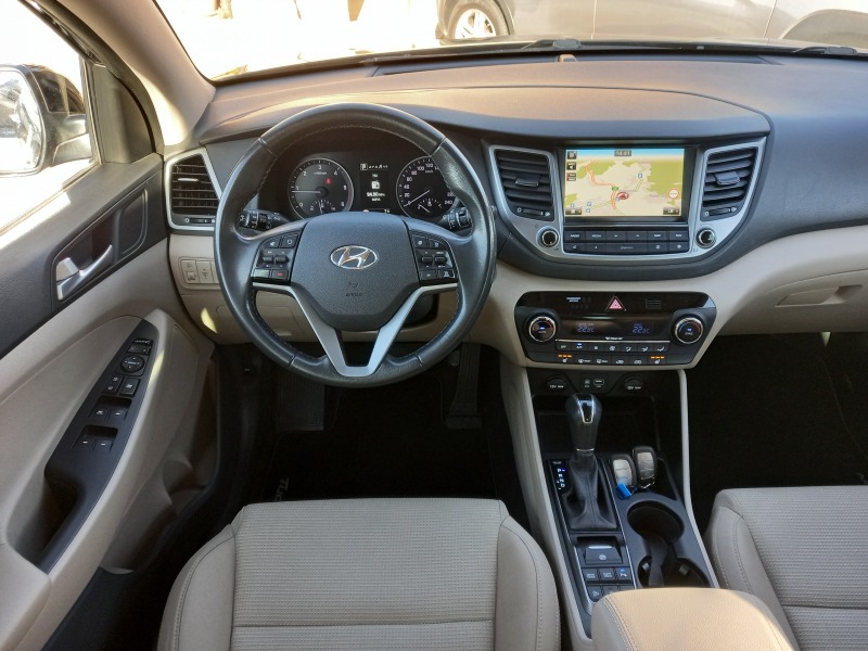 Hyundai Tucson 1.7 CRDI* * ПЕРФЕКТ * * , снимка 8 - Автомобили и джипове - 44083239