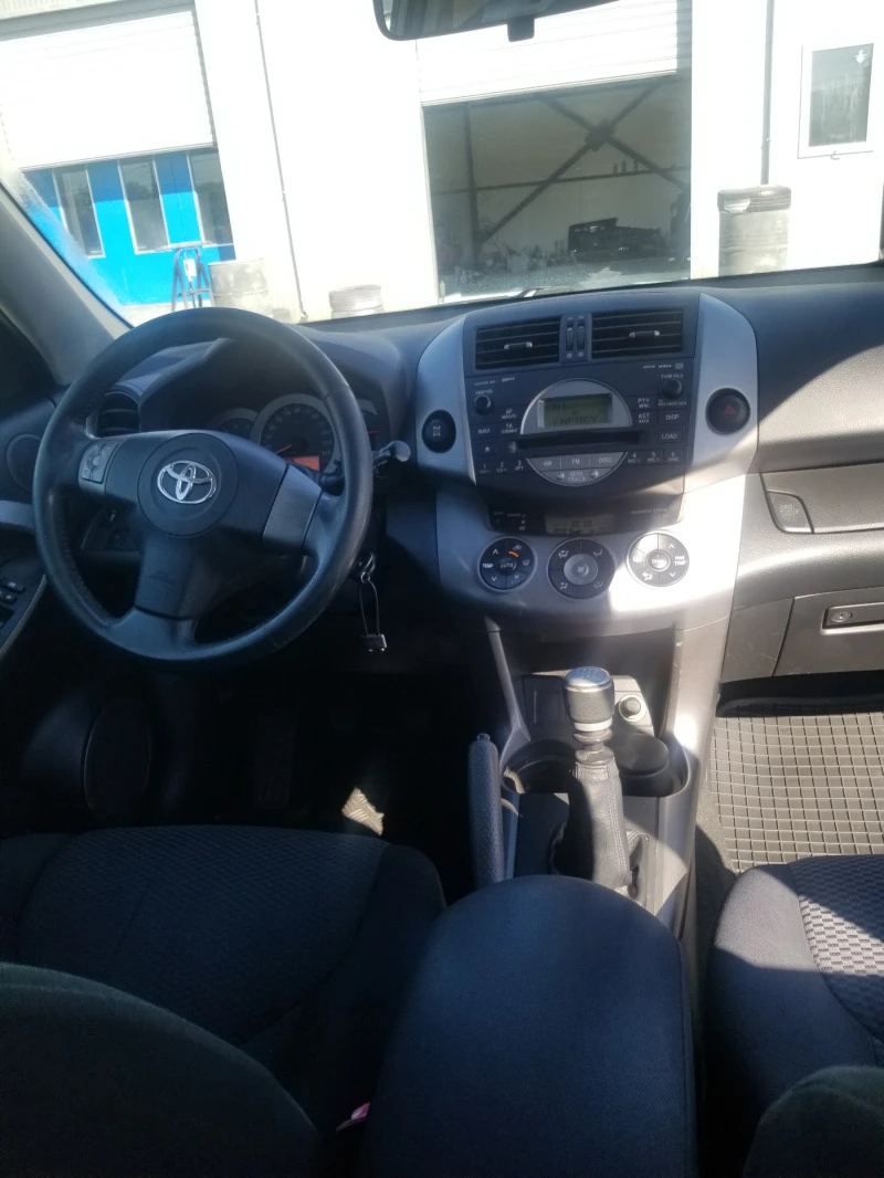 Toyota Rav4 2.2d4d, снимка 14 - Автомобили и джипове - 47739977