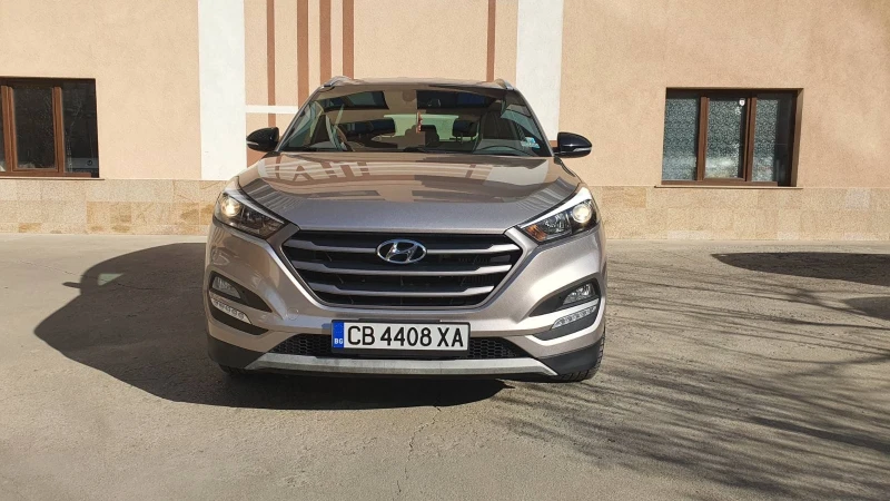 Hyundai Tucson 2.0 D, снимка 3 - Автомобили и джипове - 49103115