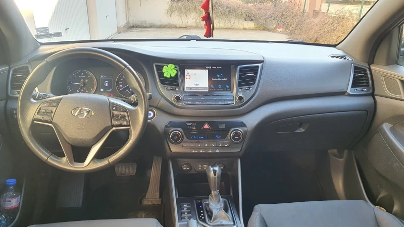 Hyundai Tucson 2.0 D, снимка 9 - Автомобили и джипове - 49103115