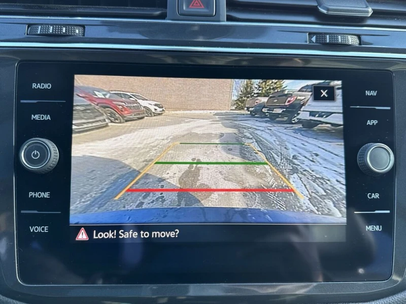 VW Tiguan Highline R-Line, снимка 13 - Автомобили и джипове - 53535404