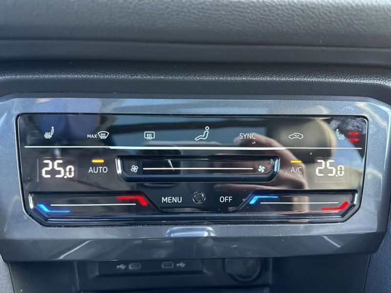 VW Tiguan Highline R-Line, снимка 14 - Автомобили и джипове - 53535404