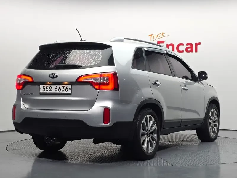 Kia Sorento 2.0 2WD, снимка 2 - Автомобили и джипове - 54264132