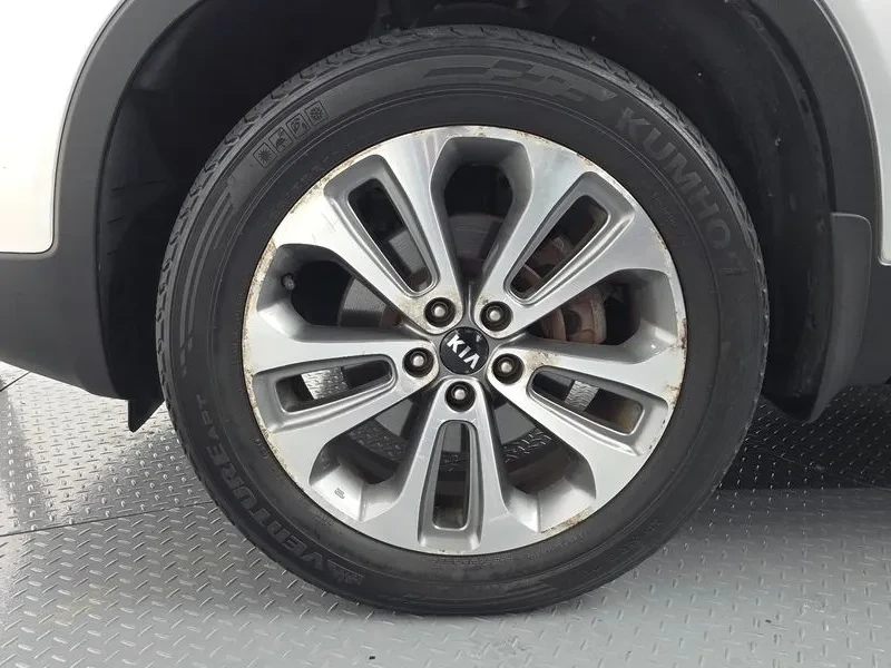 Kia Sorento 2.0 2WD, снимка 5 - Автомобили и джипове - 54264132