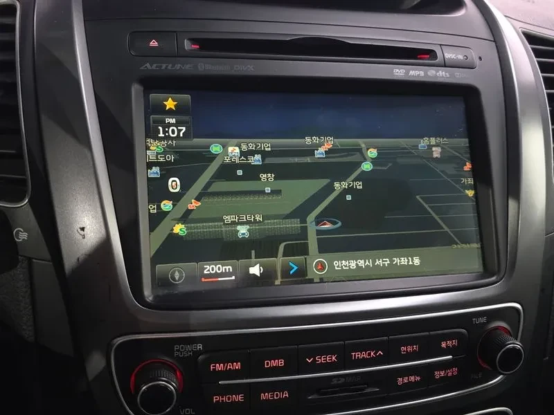 Kia Sorento 2.0 2WD, снимка 14 - Автомобили и джипове - 54264132