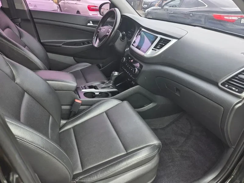 Hyundai Tucson 2.0 - САМО 30% АВАНС, снимка 10 - Автомобили и джипове - 56065851