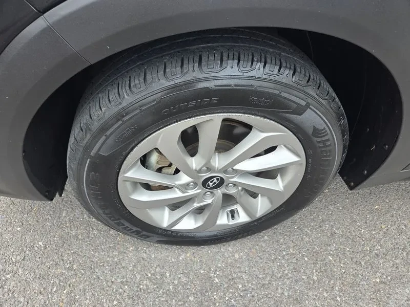 Hyundai Tucson 2.0 - САМО 30% АВАНС, снимка 17 - Автомобили и джипове - 56065851