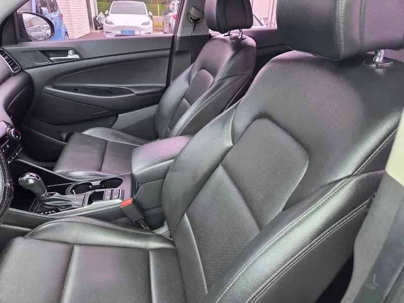 Hyundai Tucson 2.0 - САМО 30% АВАНС, снимка 11 - Автомобили и джипове - 56065851
