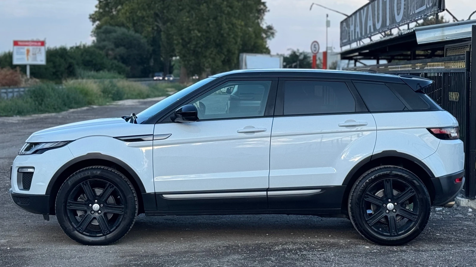 Land Rover Range Rover Evoque 2.0L= TD4= 4WD= FACELIFT= KEYLESS= LANE KEEP= BLIN - изображение 8