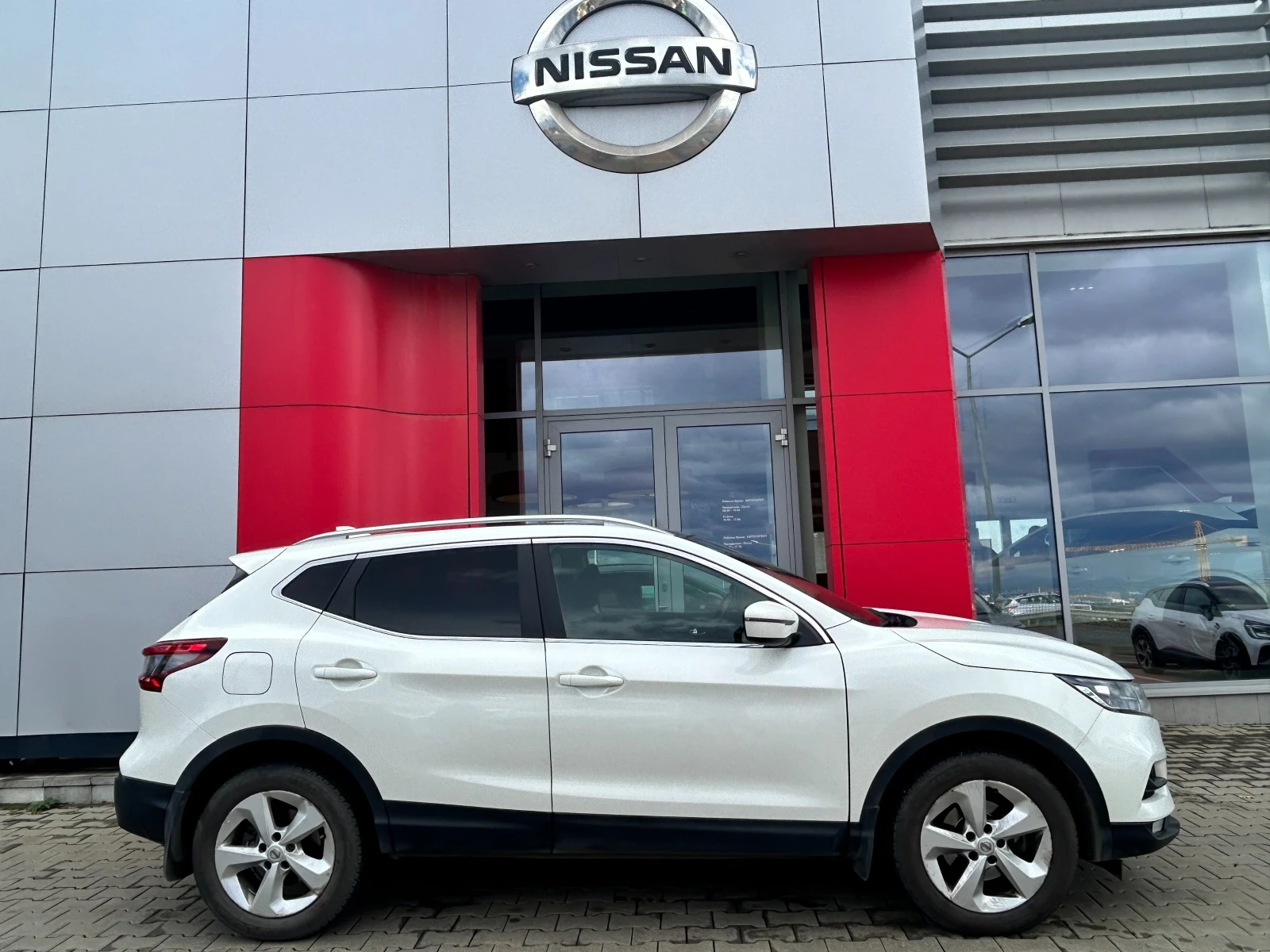 Nissan Qashqai 1.3 DIG-T Acenta Plus  - изображение 2