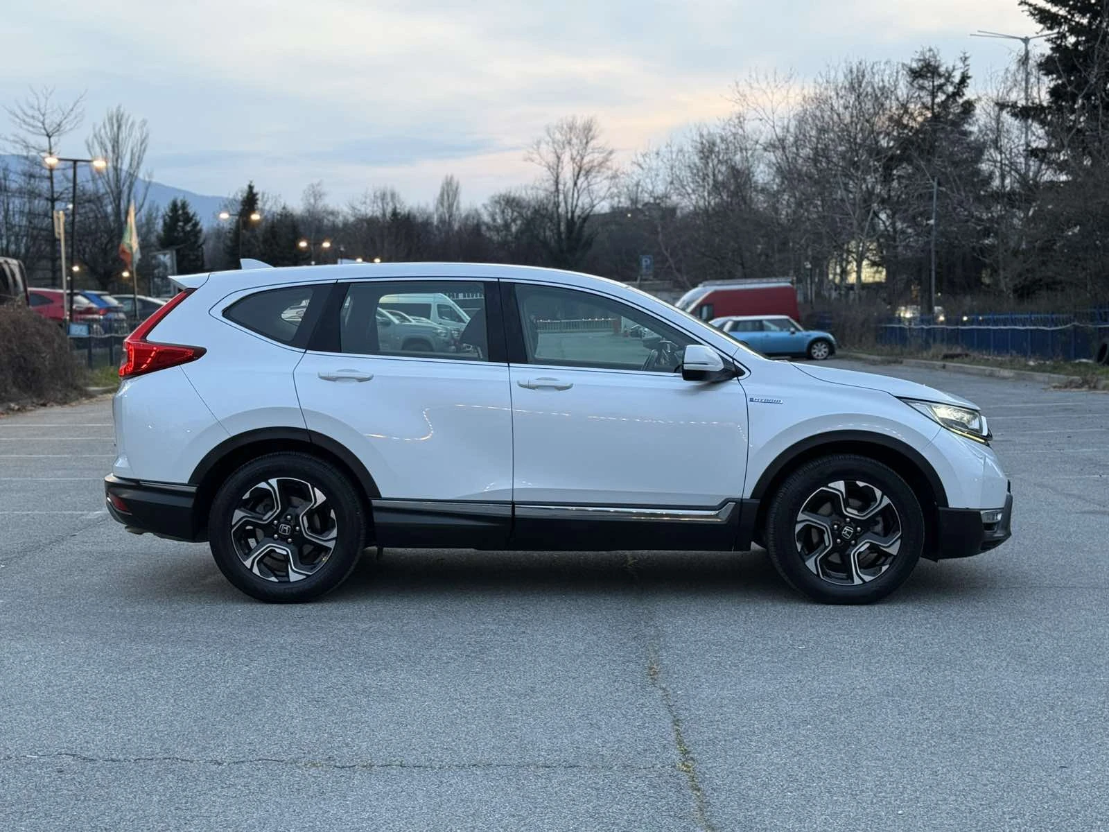 Honda Cr-v Hybrid, снимка 3 - Автомобили и джипове - 53608741