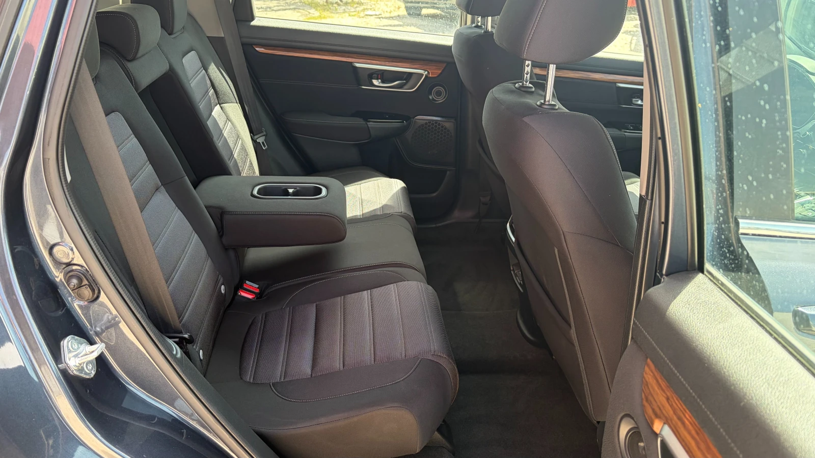 Honda Cr-v 2.0 Hybrid 4x4, снимка 11 - Автомобили и джипове - 54227186