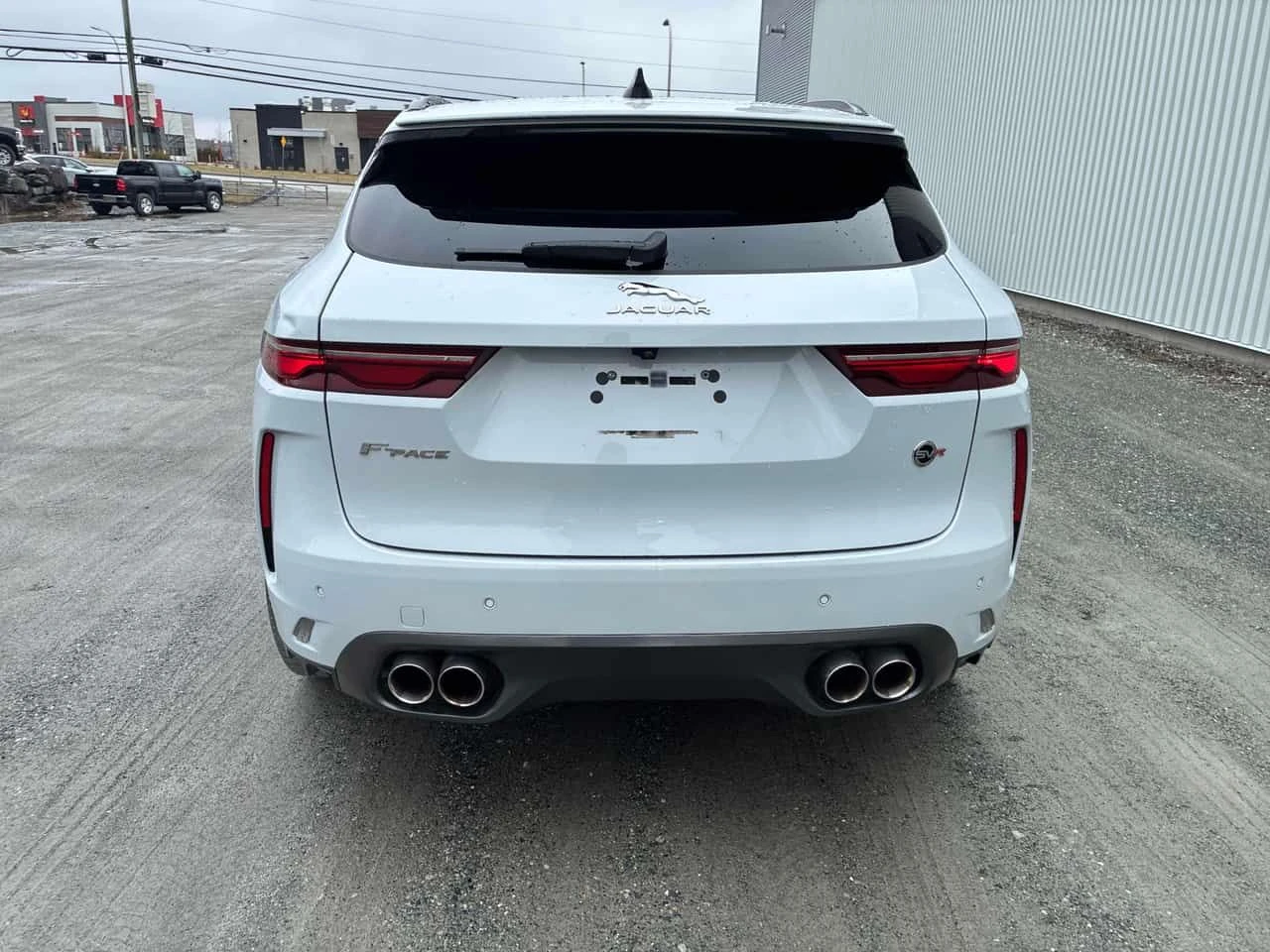 Jaguar F-PACE * P550 SVR * CARFAX * ЦЕНА ДО БГ, снимка 4 - Автомобили и джипове - 54763961