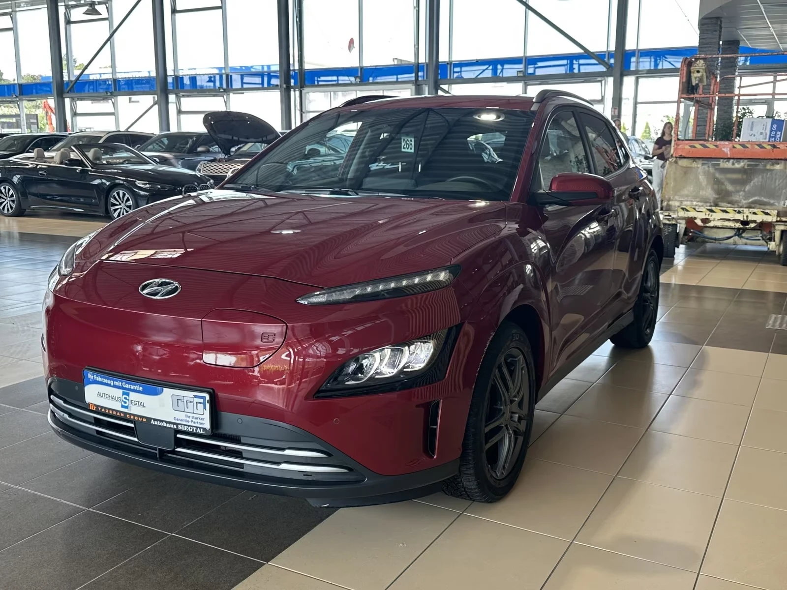 Hyundai Kona TREND* 64KW* SOH100%* ГАРАНЦИЯ, снимка 4 - Автомобили и джипове - 55930623