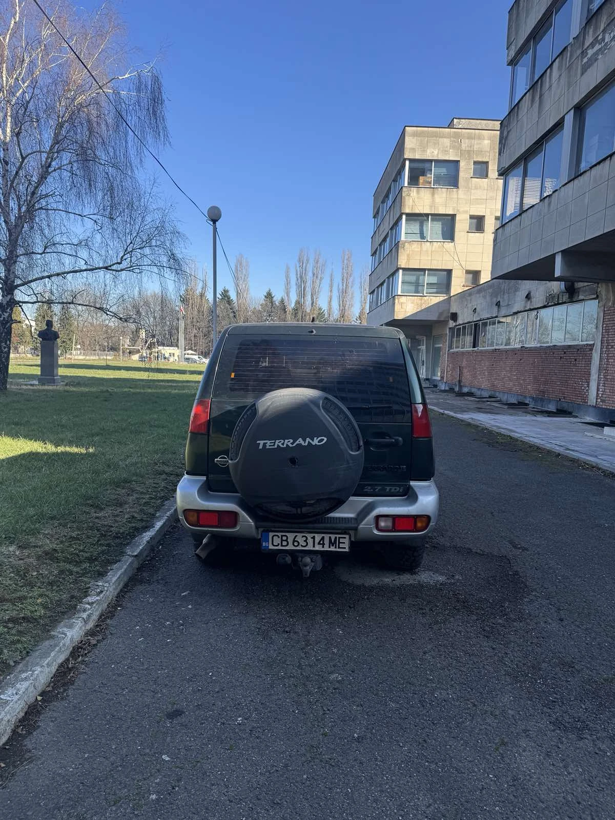 Nissan Terrano 2.7 , снимка 6 - Автомобили и джипове - 56391944