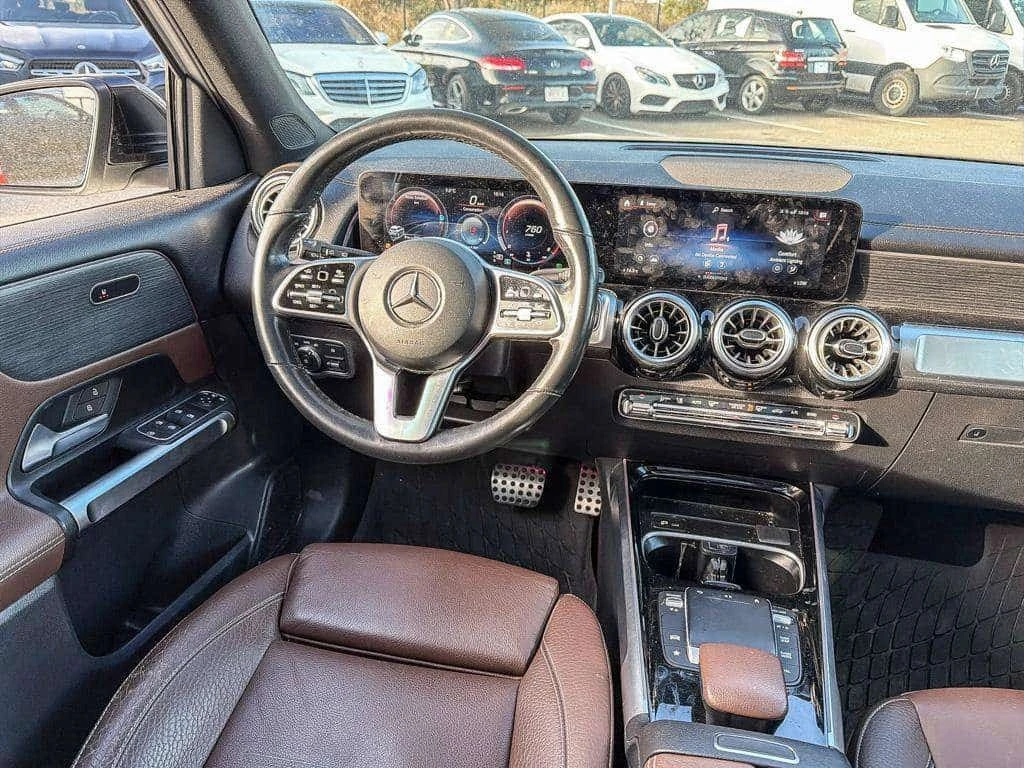 Mercedes-Benz GLB 250 4MATIC* DISTRONIC* 360КАМЕРИ* ПАНОРАМА* , снимка 16 - Автомобили и джипове - 56720046