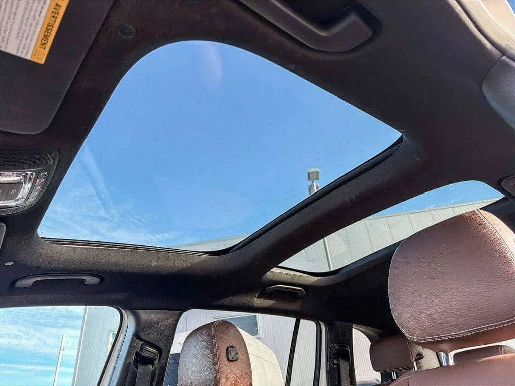 Mercedes-Benz GLB 250 4MATIC* DISTRONIC* 360КАМЕРИ* ПАНОРАМА* , снимка 12 - Автомобили и джипове - 56720046
