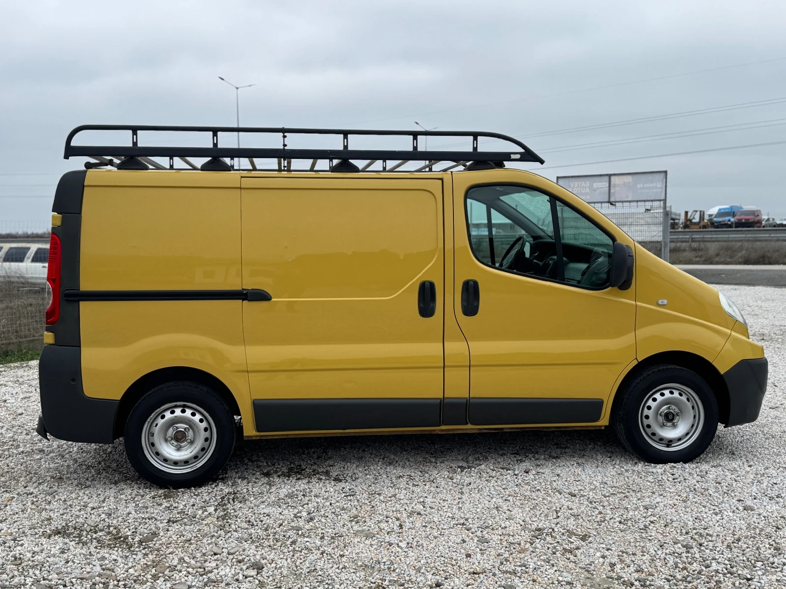 Renault Trafic 2.0 DCI L1/H1 - изображение 3