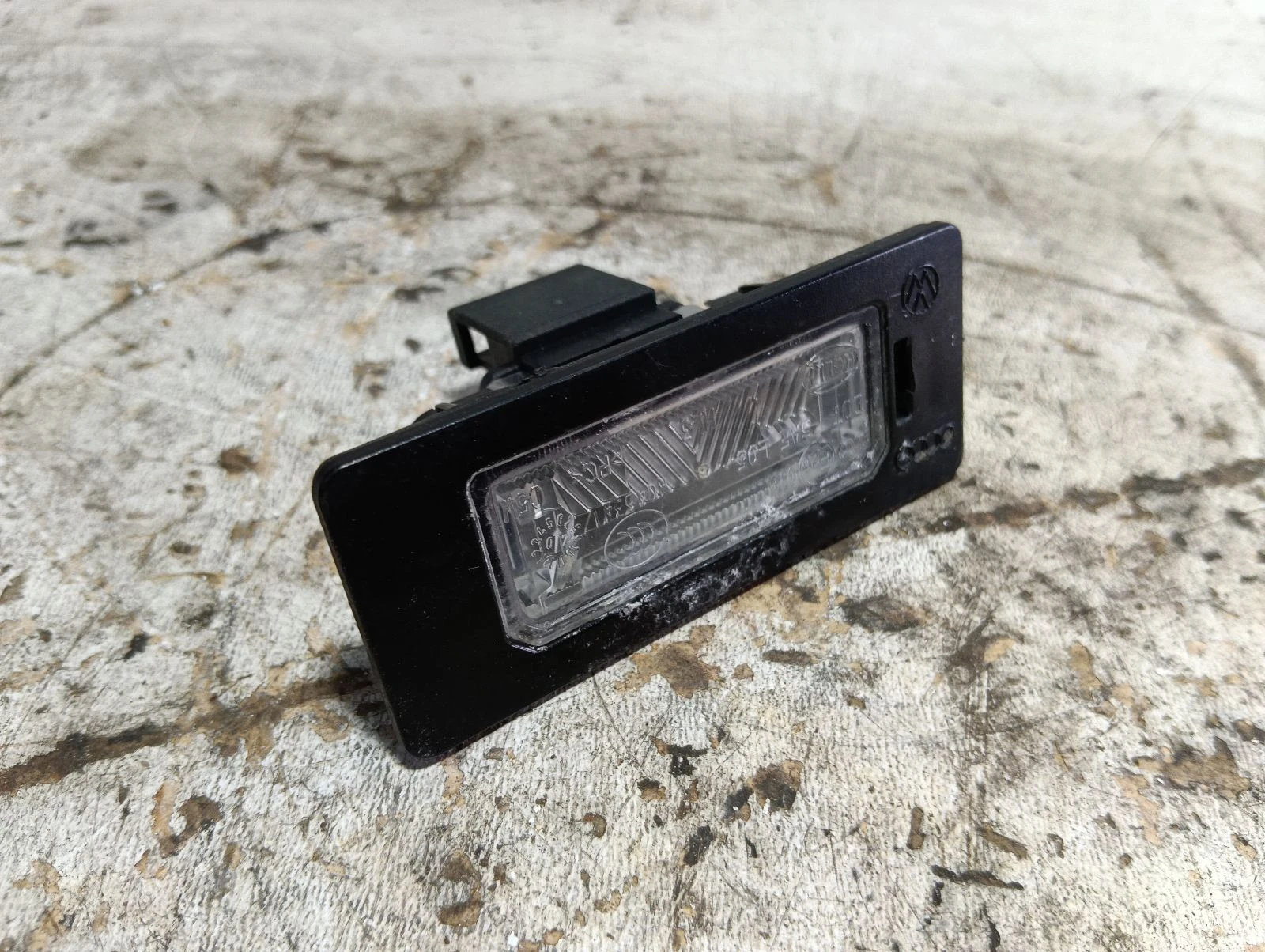 плафон регистрационен номер 8T0943021 2 врати  Audi A5