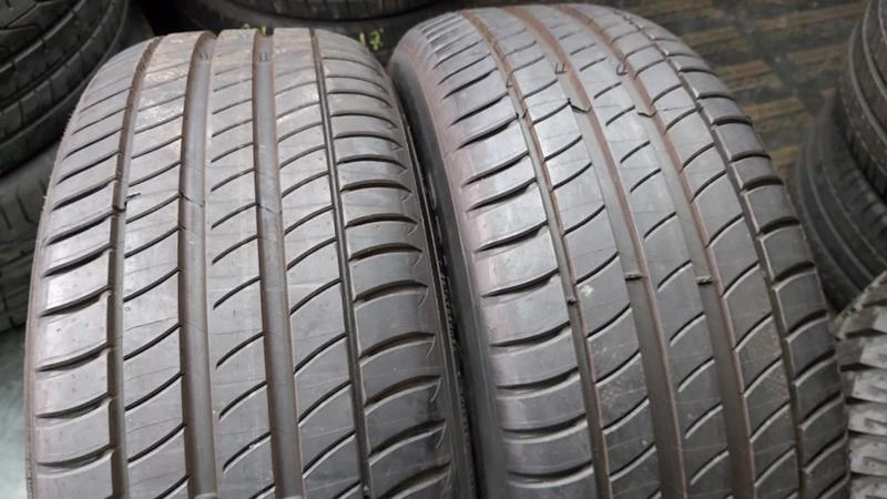 Гуми Летни 215/55R17, снимка 1 - Гуми и джанти - 28029852