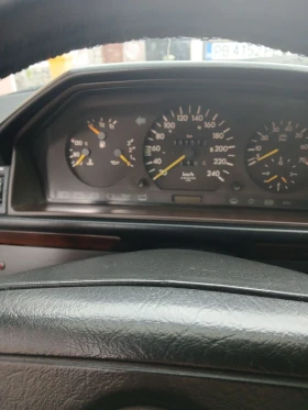 Mercedes-Benz 124, снимка 7