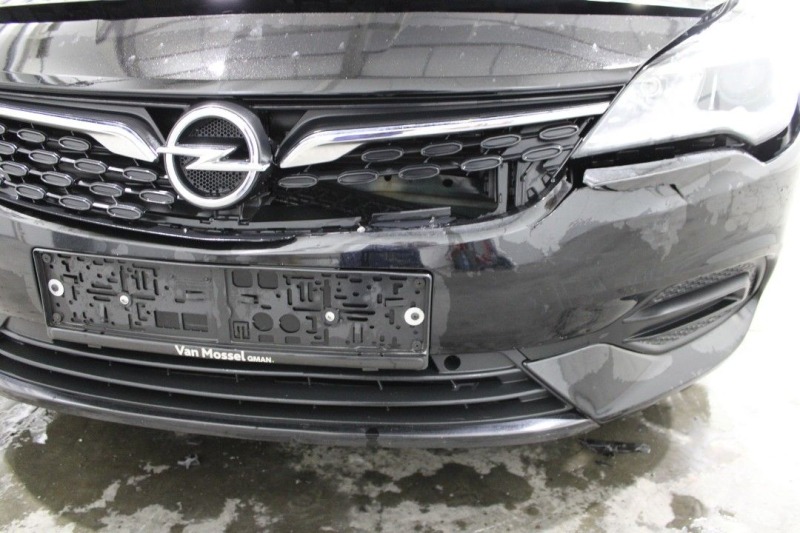 Opel Astra 1.2, снимка 8 - Автомобили и джипове - 46137085