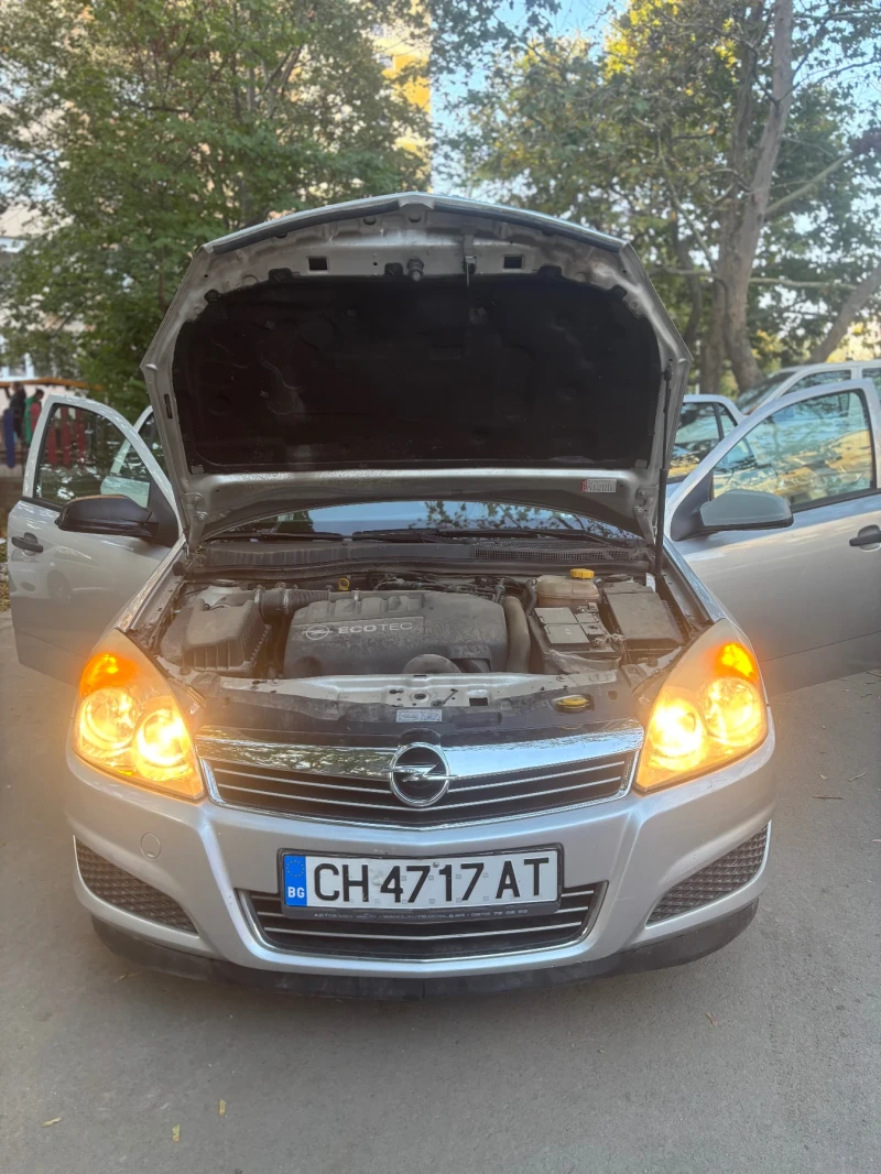 Opel Astra H, снимка 4 - Автомобили и джипове - 47683608