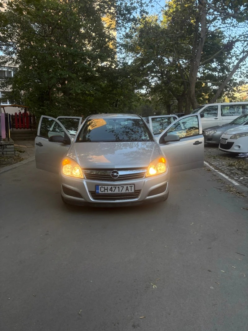 Opel Astra H, снимка 2 - Автомобили и джипове - 47683608