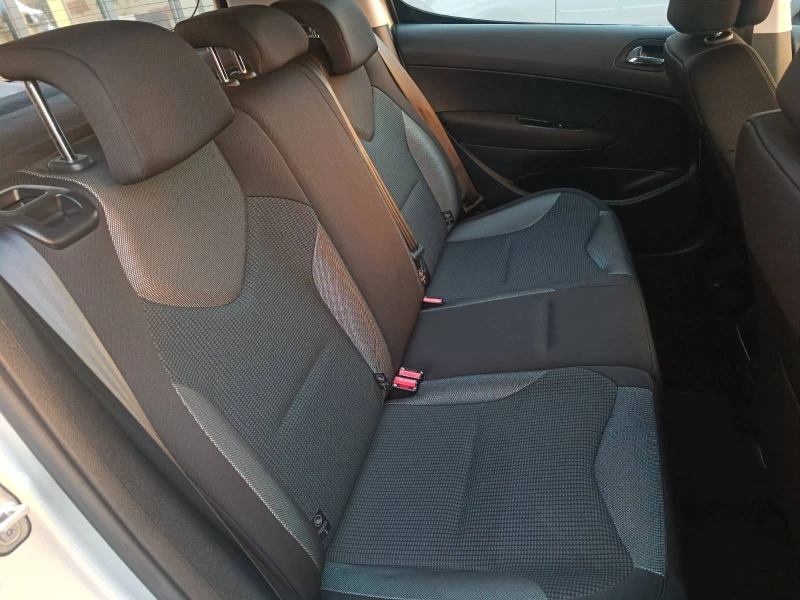 Peugeot 308 ПРОДАДЕНО, снимка 11 - Автомобили и джипове - 52281411