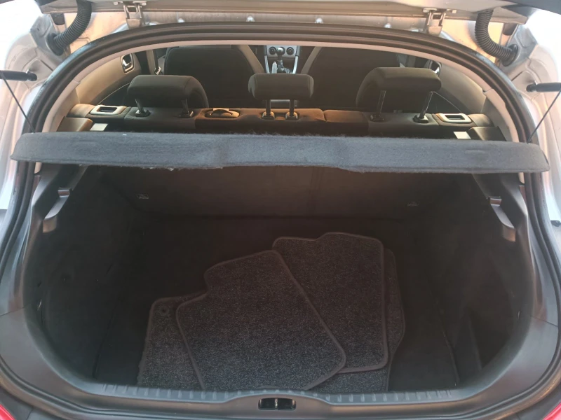 Peugeot 308 ПРОДАДЕНО, снимка 13 - Автомобили и джипове - 52281411