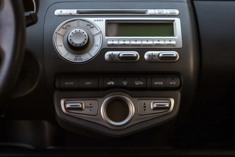 Honda Jazz, снимка 9 - Автомобили и джипове - 52571228