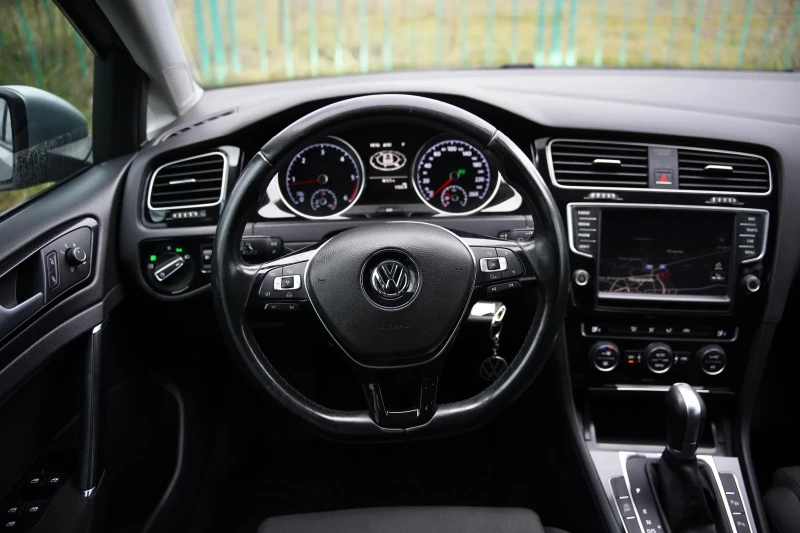 VW Golf 1.6TDI* Автоматик 7ск* Дистроник* Навигация, снимка 13 - Автомобили и джипове - 53224954
