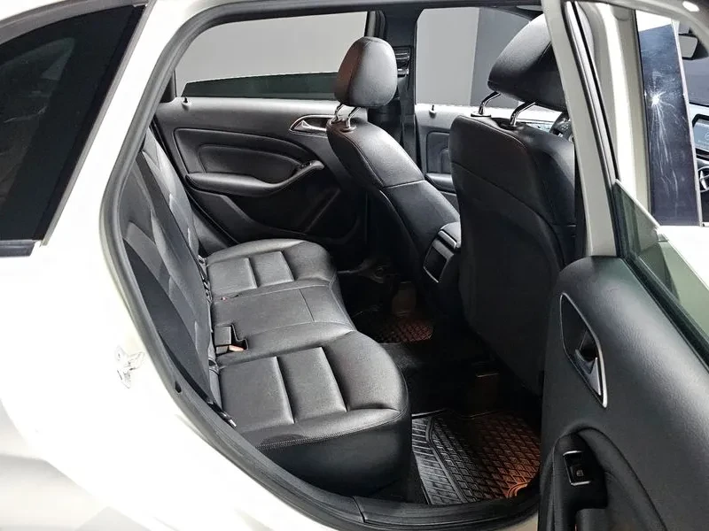 Mercedes-Benz B 200 2.0, снимка 12 - Автомобили и джипове - 54278321