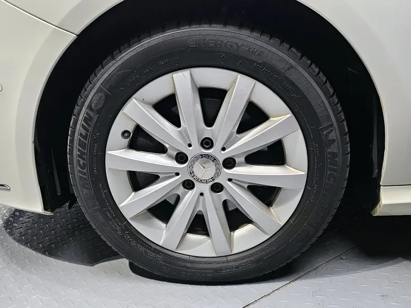 Mercedes-Benz B 200 2.0, снимка 5 - Автомобили и джипове - 54278321