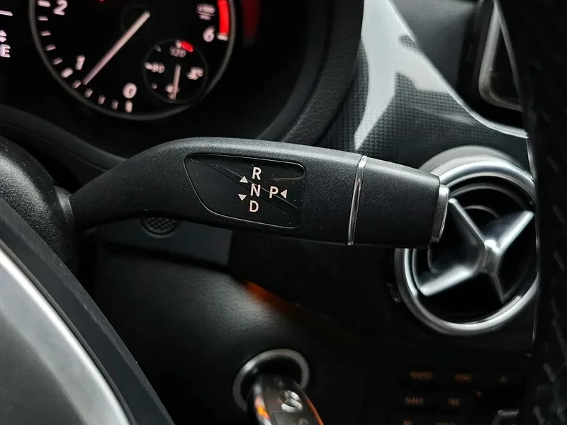 Mercedes-Benz B 200 2.0, снимка 9 - Автомобили и джипове - 54278321