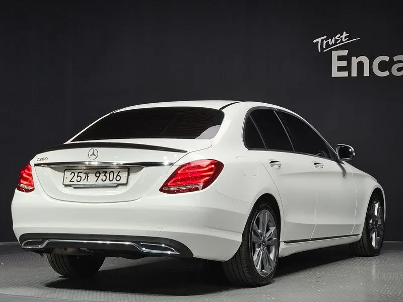 Mercedes-Benz C 200 Avantgarde, снимка 2 - Автомобили и джипове - 56020649