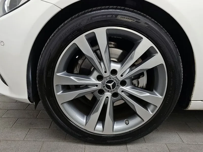 Mercedes-Benz C 200 Avantgarde, снимка 5 - Автомобили и джипове - 56020649