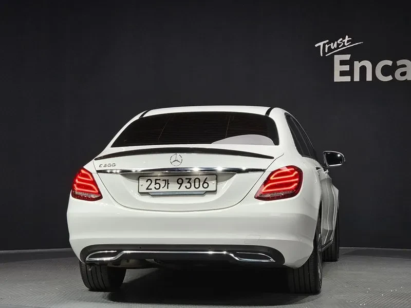 Mercedes-Benz C 200 Avantgarde, снимка 4 - Автомобили и джипове - 56020649