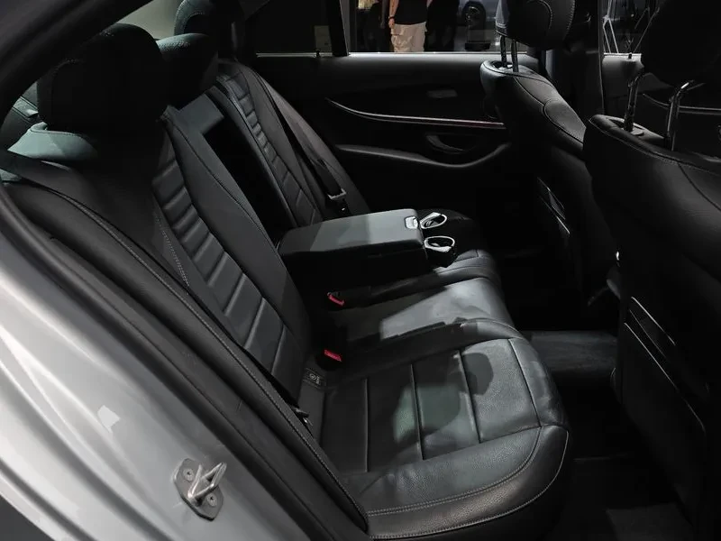 Mercedes-Benz E 300 САМО 30% АВАНС, снимка 11 - Автомобили и джипове - 56266606